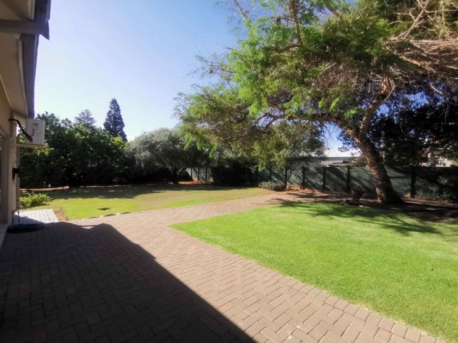 4 Bedroom Property for Sale in Langenhovenpark Free State